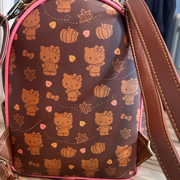 Rare Sanrio Hello Kitty Fall Pumpkin Loungefly Backpack - Picture 6 of 7